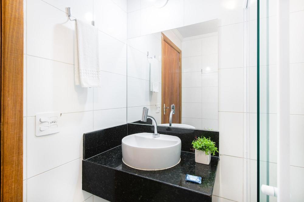 Hotel Cajueiro Гуаружа Екстериор снимка