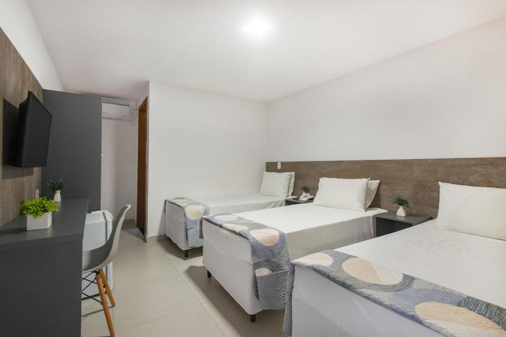Hotel Cajueiro Гуаружа Екстериор снимка